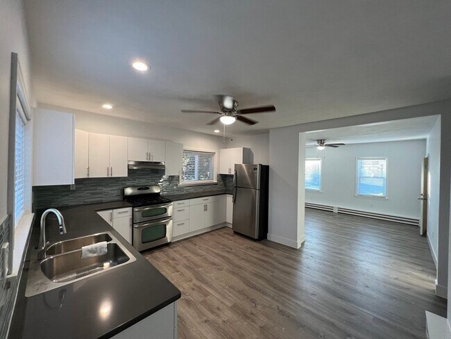 Building Photo - 106 Margin St