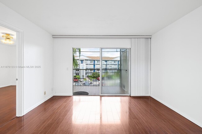 Foto del edificio - 650 SW 124th Terrace