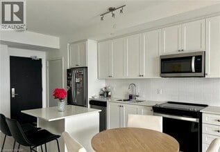 Building Photo - 55 Duke St W