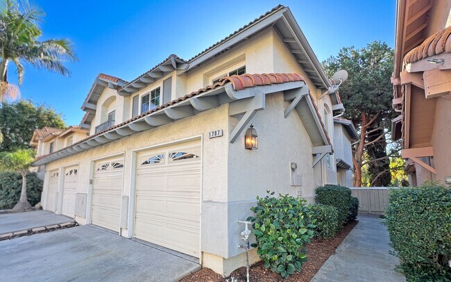 Building Photo - Welcome to Promenade Place in Vista, CA!