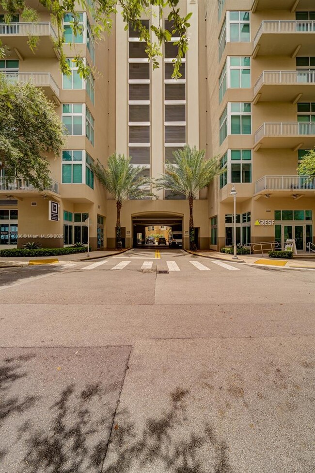 Foto del edificio - 9055 SW 73rd Ct