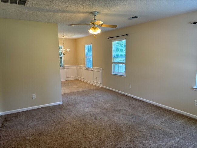 Photo - Spacious 3 bedrooms 2 ½ bath home in Rolli...