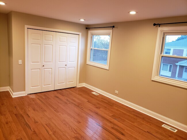 Foto del edificio - 2128 Rugen Rd