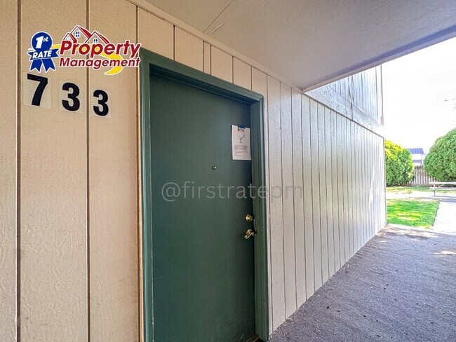 Foto del edificio - 733 Belmont St