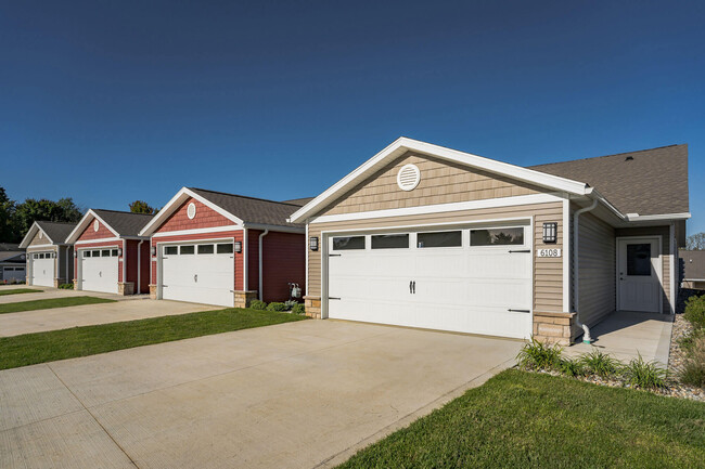 Enjoy Having a Private Entrance - Redwood Comstock Township