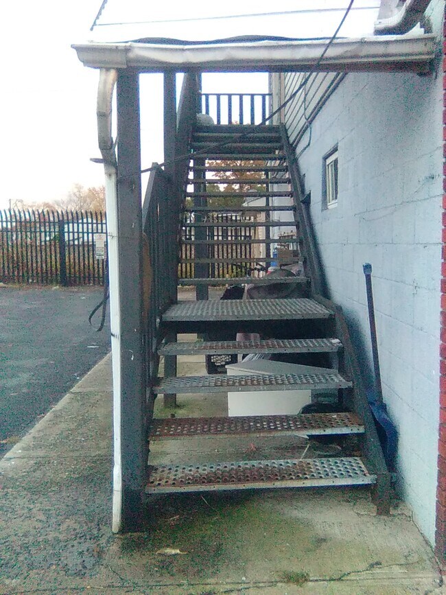 Building Photo - 2 bedroom apartment for rent