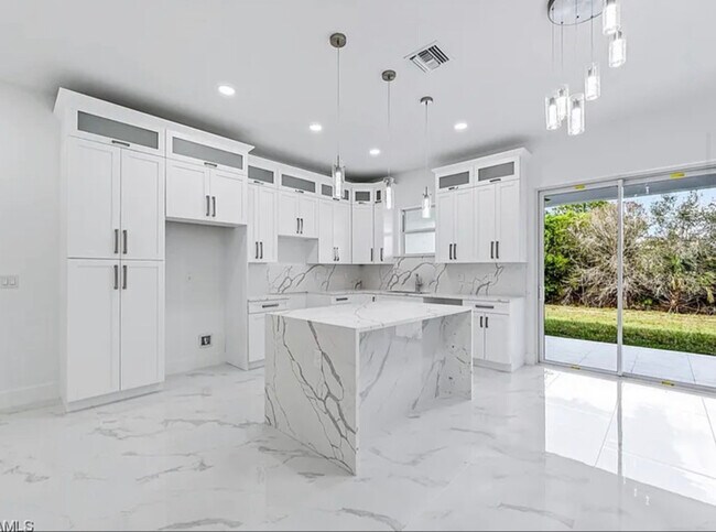 Foto del edificio - 4716 Douglas Ln