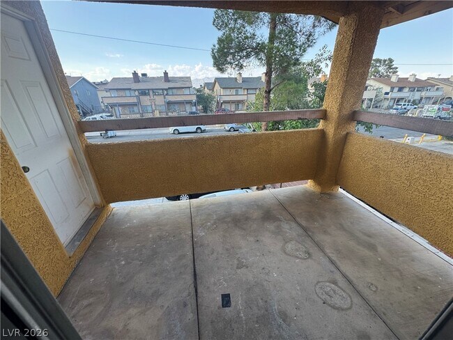Building Photo - 6233 Ilanos Ln