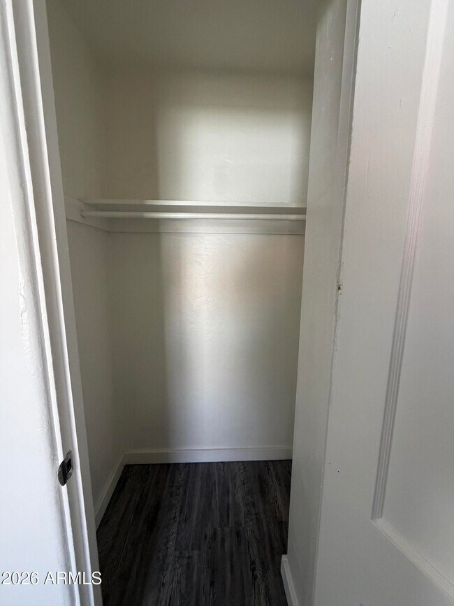 Foto del edificio - 706 W Taylor St