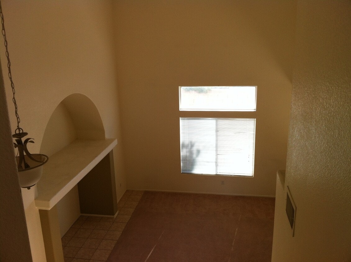 Foto del edificio - near school, park and shopping