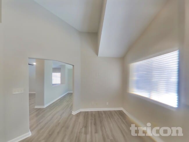 Building Photo - 274 Spring Hills Ln