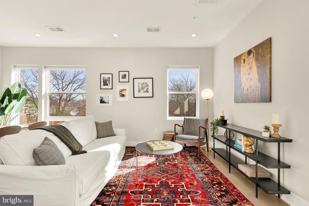 Primary Photo - 653 Irving St NW