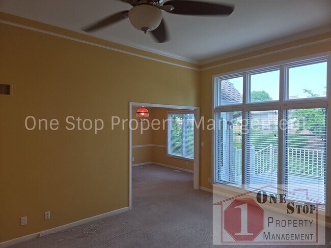 Foto del edificio - Beautiful 2 bedroom, 3 bathroom Villa in Overland Park!