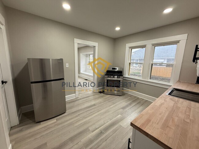 Building Photo - Stunningly Updated Historic 3 Bedrooms/2 Bathrooms Home Near Downtown Indianapolis!