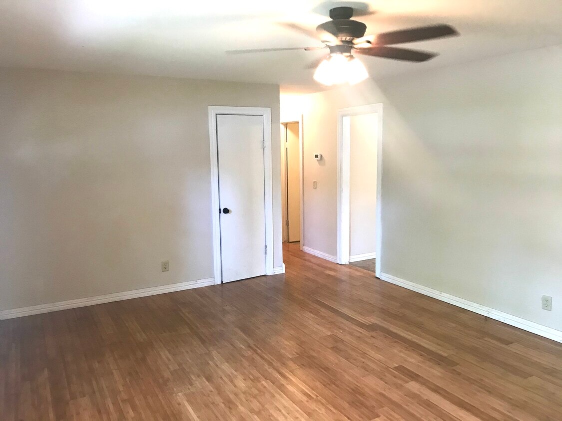 Living room - 2300 E 15th St