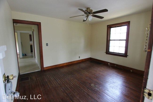 Foto del edificio - 3 br, 2 bath House - 605 S Bosse Ave