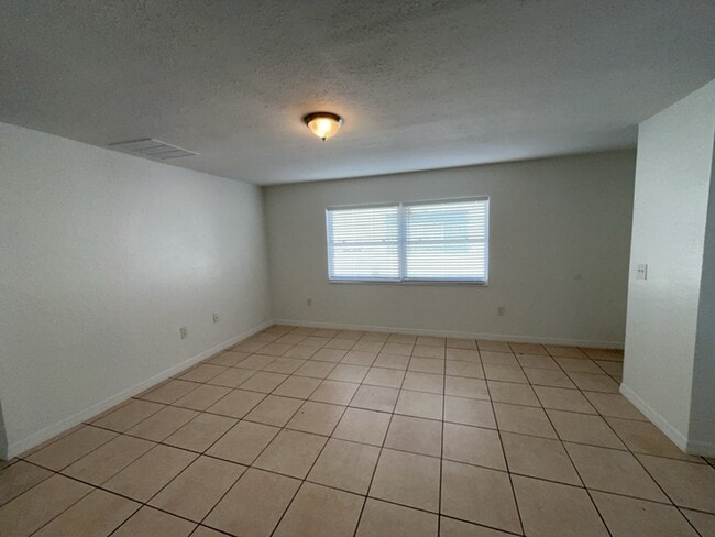Building Photo - 3071 Willow Bend Blvd