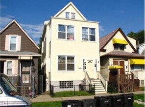 Building Photo - 7742 S Muskegon Ave