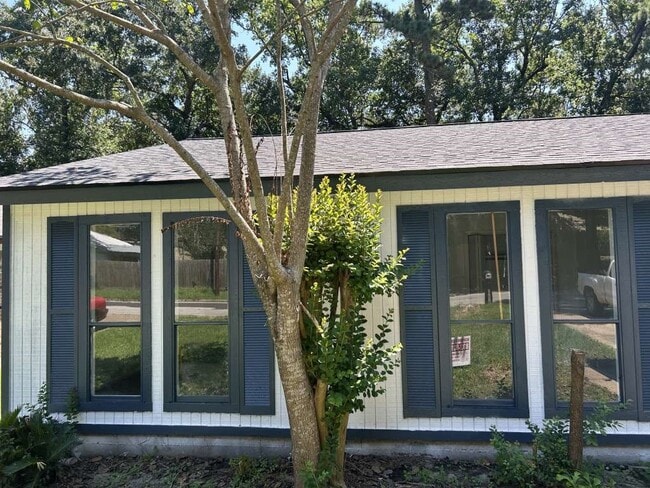 Building Photo - 3030 Winding Way