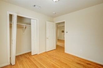 Building Photo - 5902 Hornwood Dr