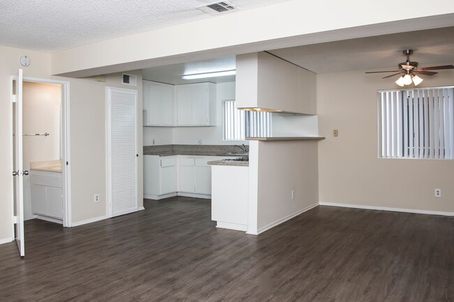 Foto del edificio - 1351 Elm Ave