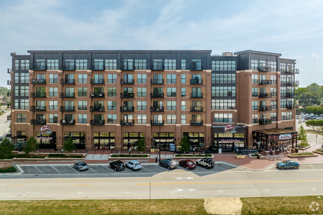 Building Photo - Top of The Mount Apartments