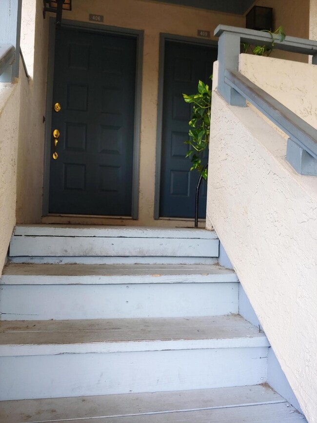 Building Photo - 5615 San Juan Ave