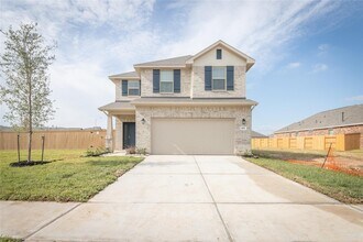 Building Photo - 401 Sunray Lake Ln