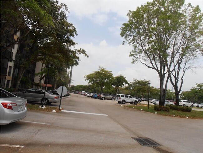 Building Photo - 5550 NW 44th St