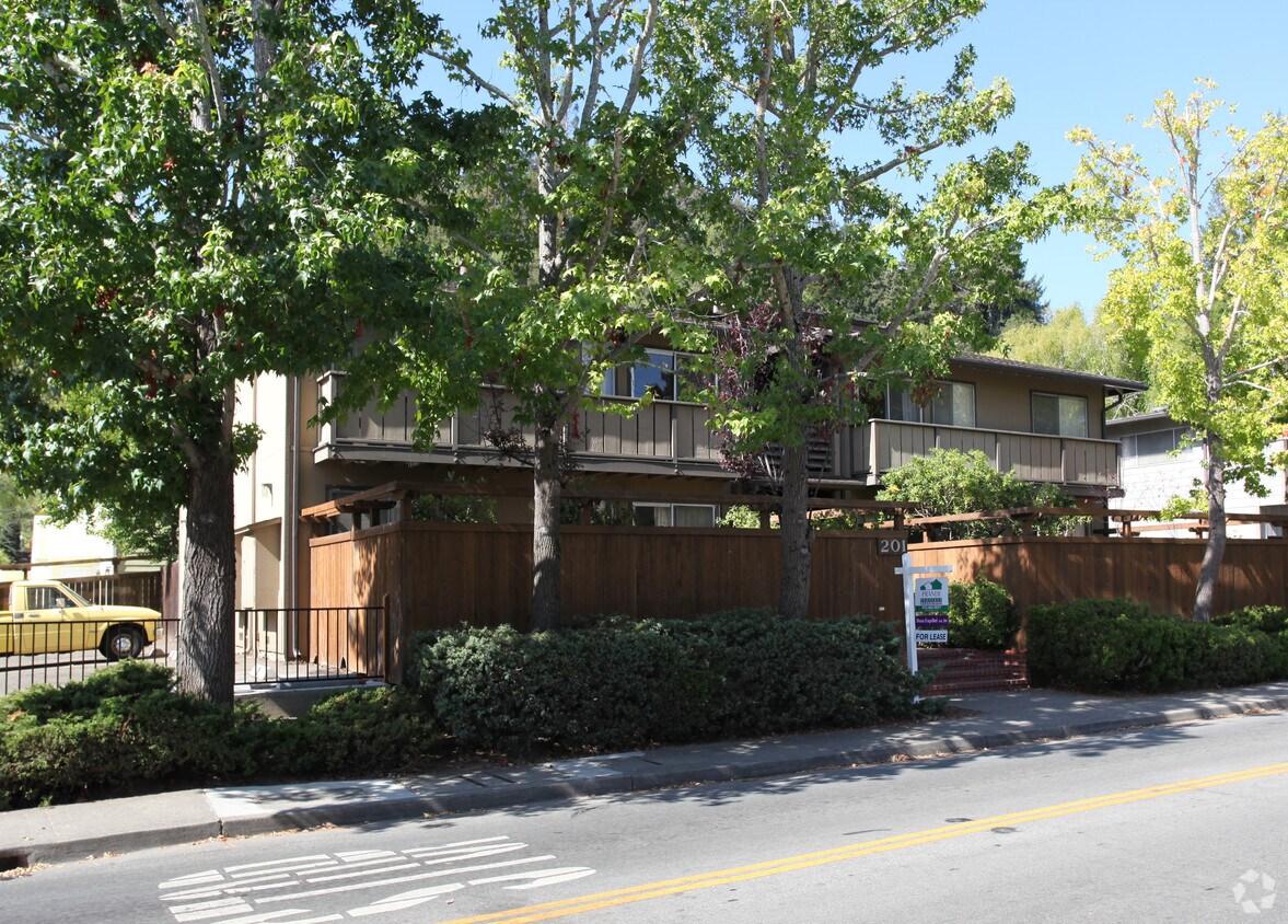 201 Kent Ave, Greenbrae, CA 94904 Apartments in Greenbrae, CA
