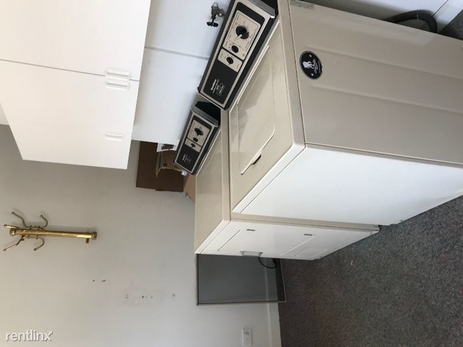 Building Photo - 2 br, 1 bath Apartment - 610 Laurel 2 Unit 2