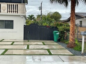 Building Photo - 2342 SW 128th Ave