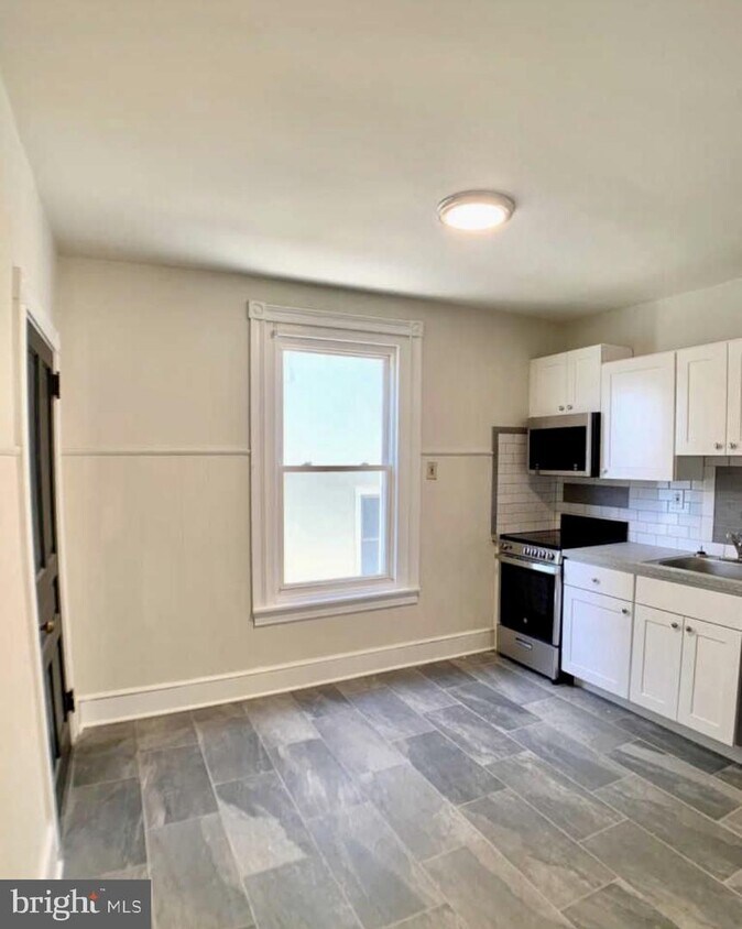 Primary Photo - 115 W 11th Ave