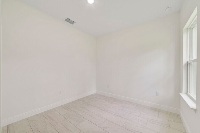 Building Photo - 3355 W Marie Dr