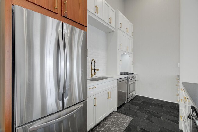 Foto del edificio - 2206 The Strand