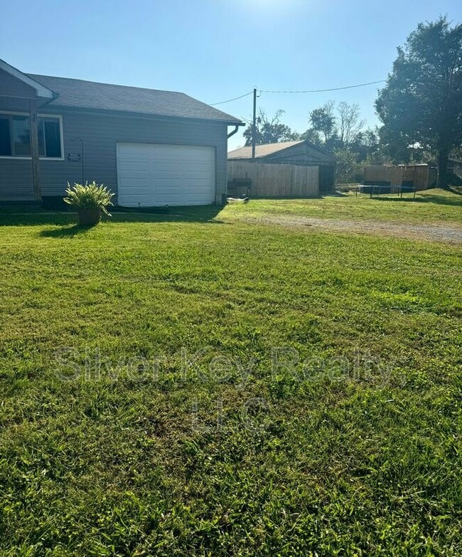 Building Photo - 317 Co Rd 271