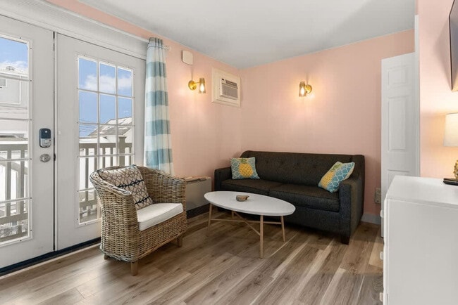 Building Photo - 12 G St