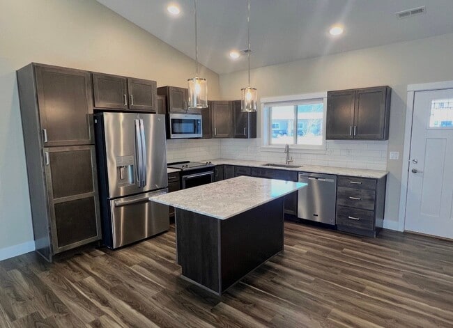 Building Photo - 6330 Beckville Ln