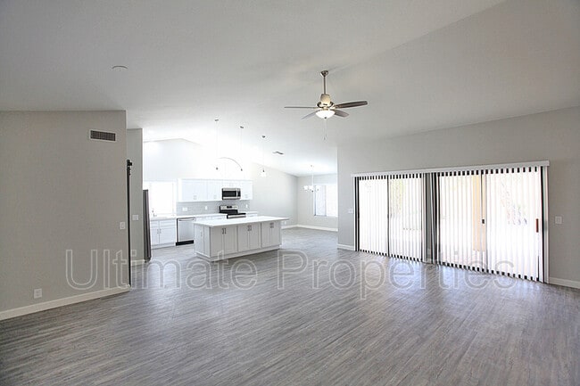 Building Photo - 9129 W Kerry Ln
