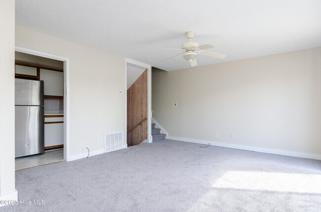 Foto del edificio - 107 Driftwood Ct
