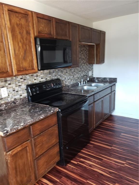 Building Photo - 1606 High Chaparral Dr