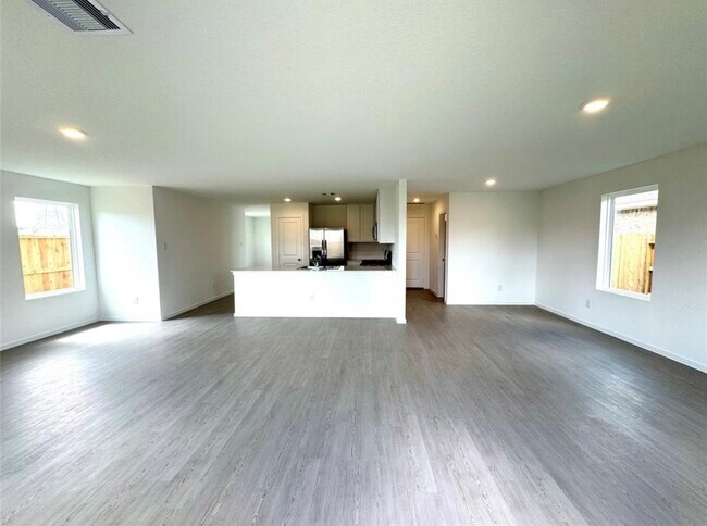 Building Photo - 28763 Texas Plns Dr