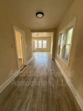 Building Photo - 1542 S 9th St