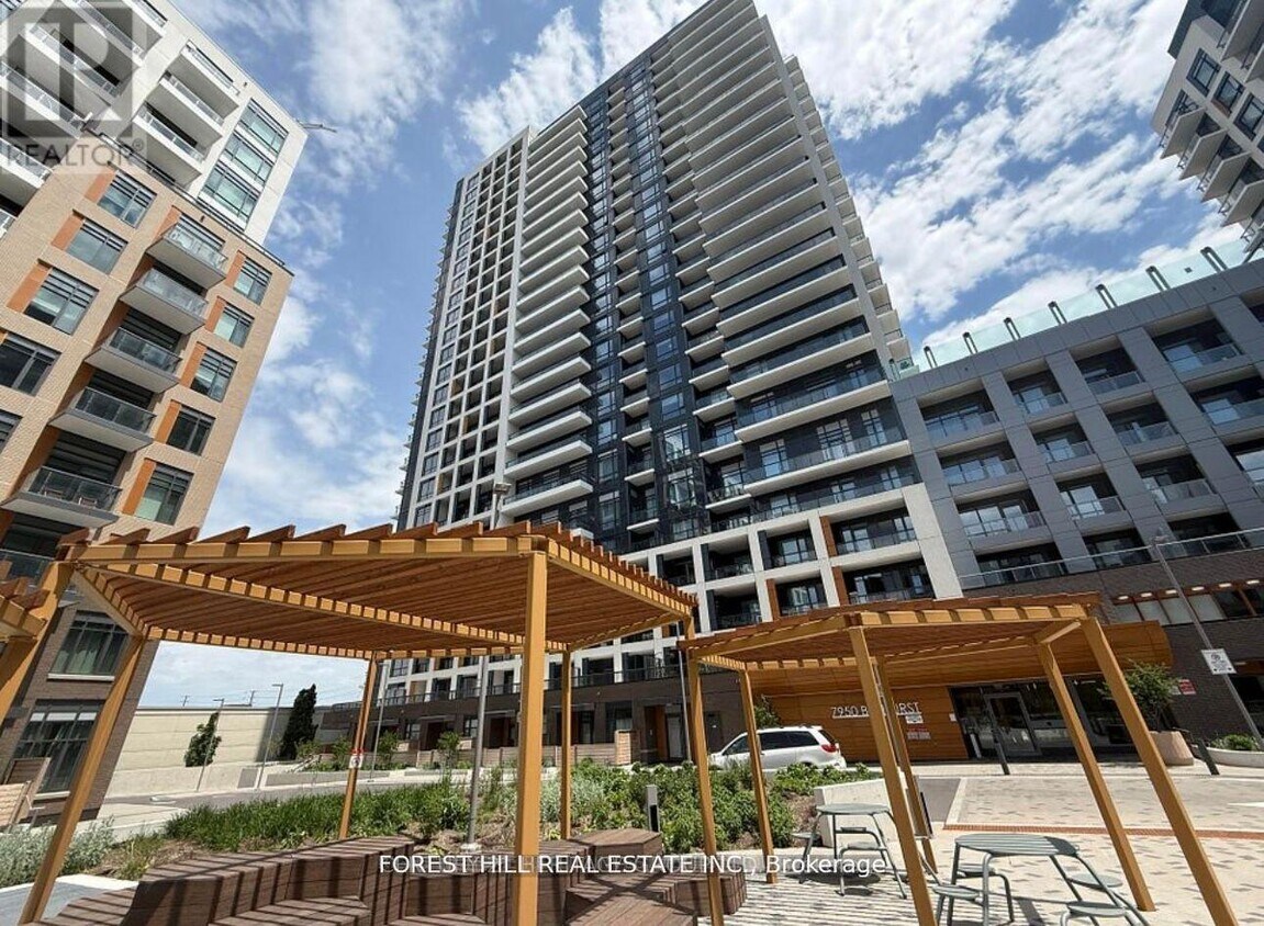 Primary Photo - 7950 Bathurst St