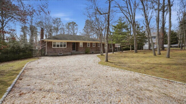 Building Photo - 3 Robins Nest Ln