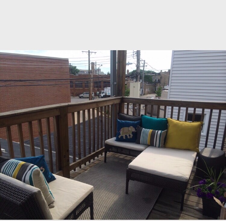Foto principal - 2325 W Diversey Ave