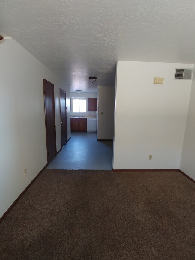 Building Photo - 826 Vine Ave