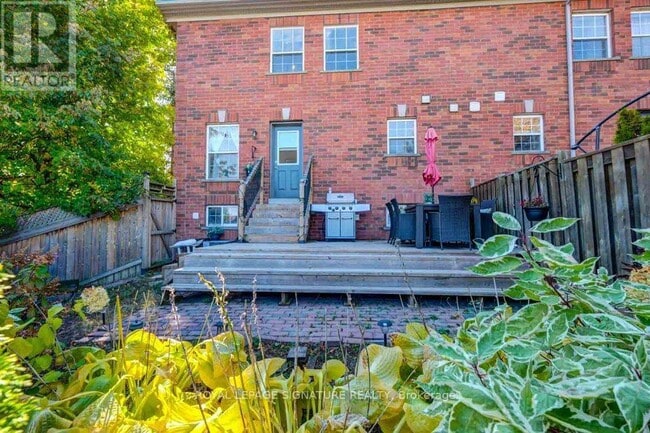 Building Photo - 7 Hawtin Ln