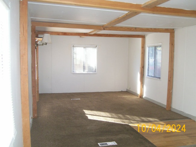 Foto del edificio - 3098 Springhill Rd