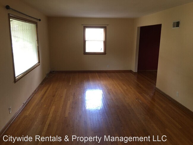 Building Photo - 3 br, 2 bath House - 4818 N. Santa Monica ...